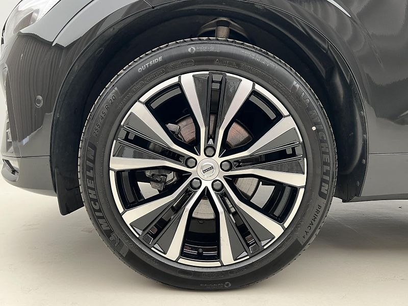 Volvo XC60 B5 AWD PLUS DARK AUT 1.maj. - fotka 15 z 46