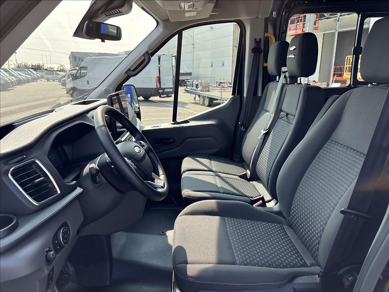 Ford Transit 2,0 EcoBlue L2H3 96kW KombiVan - fotka 19 z 38