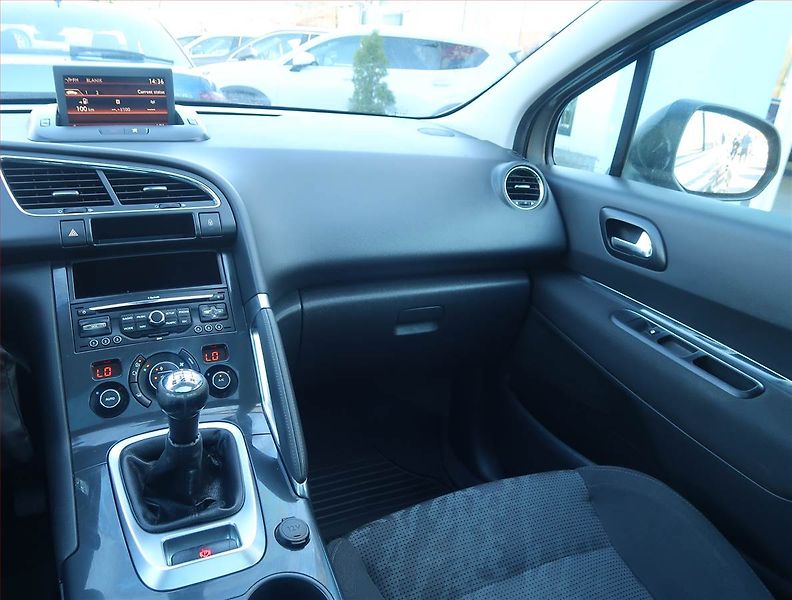 Peugeot 3008 (2011) 1.6 VTi, Navi, Tempomat - fotka 8 z 14