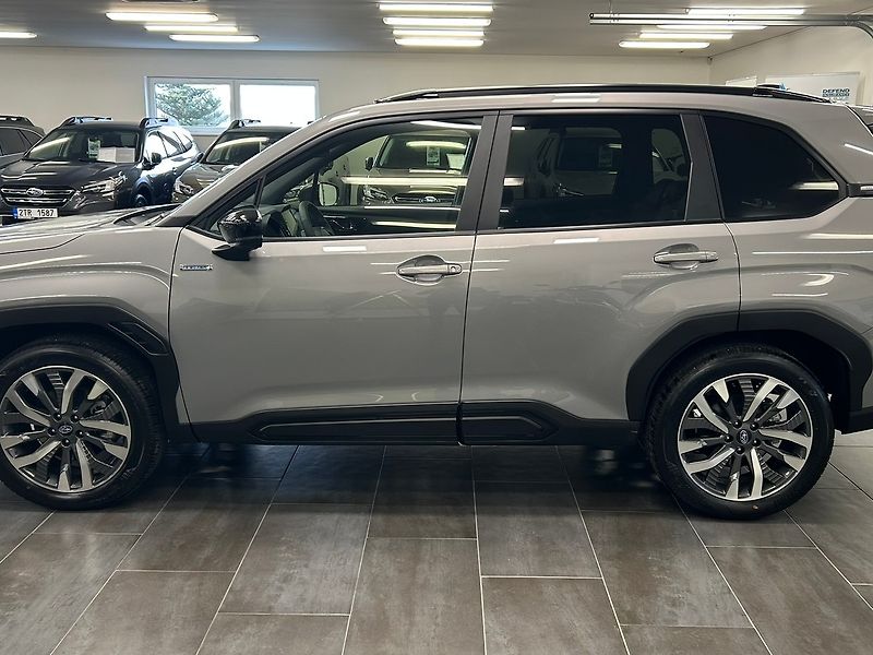 Subaru Forester (2025) 2.0 Touring 2025 4x4 nové | Zá - fotka 8 z 68