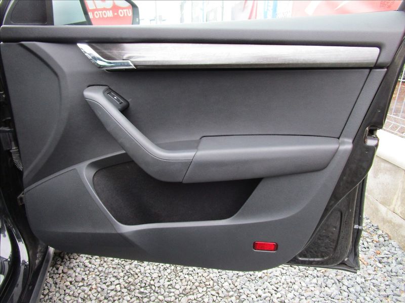 Škoda Octavia Combi 2.0TDi DSG, Scout - fotka 22 z 41