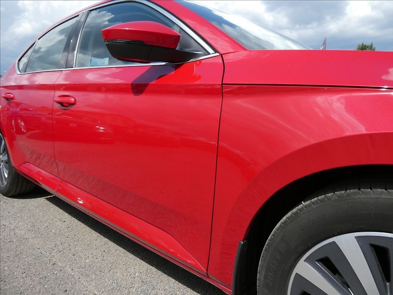 Škoda Superb 1,5 TSi 110kW STYLE+, NAVI,LED - fotka 13 z 37