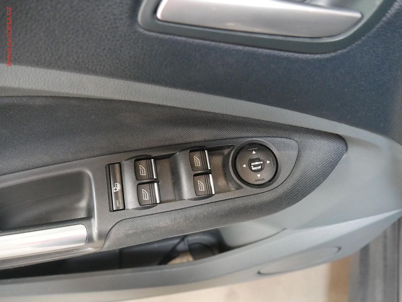 Ford Grand C-MAX (2013) 1.6 TDCi, 2.maj,ČR, AC - fotka 11 z 17