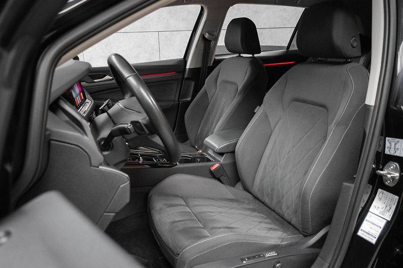 Volkswagen Golf 1.5 TSI STYLE*2xPNEU*DPH*ČR 1M - fotka 11 z 35