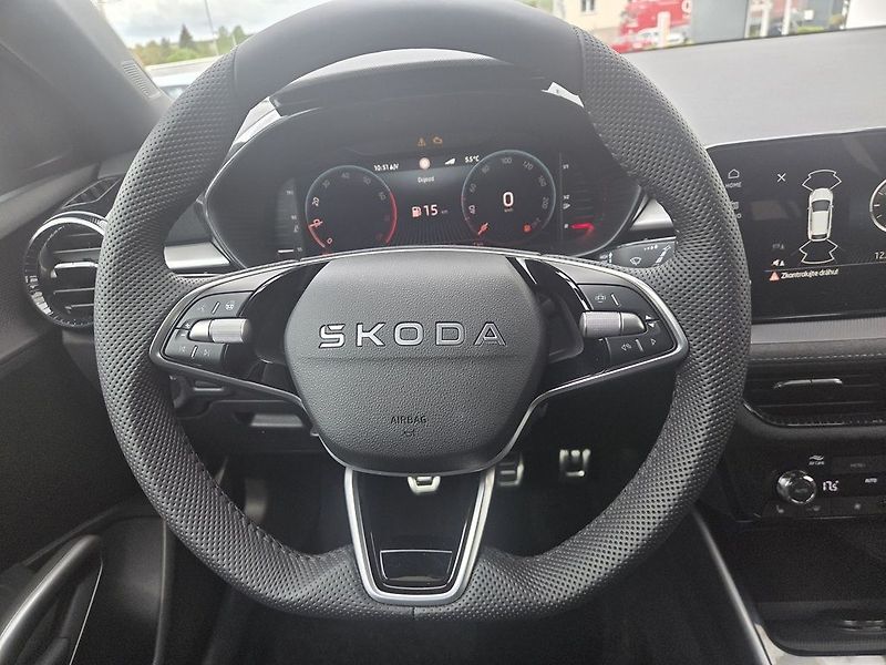 Škoda Fabia Dynamic 1,0TSI 85kW - fotka 9 z 15