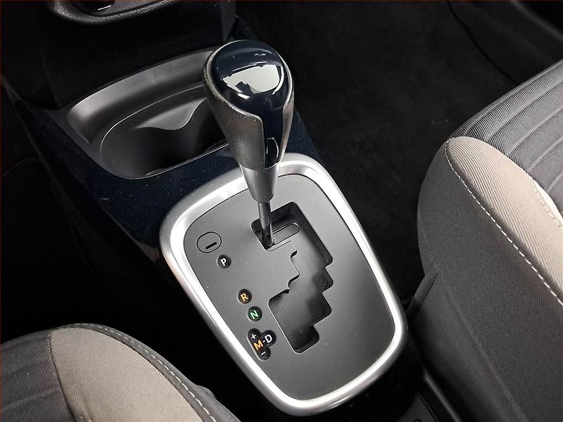 Toyota Yaris (2017) 1.5 Dual VVT-i, Automat, ČR - fotka 13 z 20