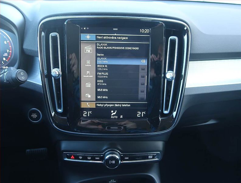 Volvo XC40 (2021) B4 - fotka 12 z 15