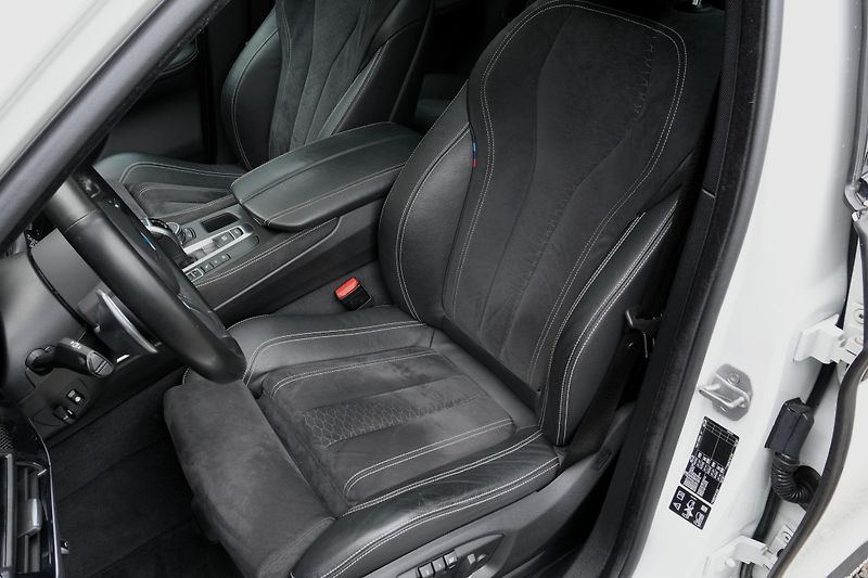 BMW X6 30d, ČR, Tažné, Harman, ACC - fotka 35 z 44