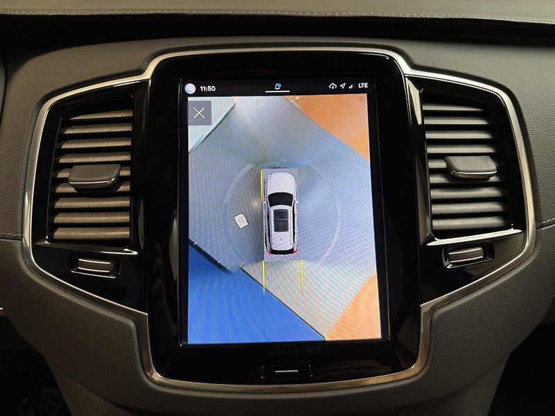Volvo XC90 B5 AWD diesel Plus Bright Auto - fotka 9 z 22