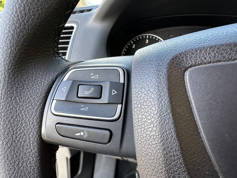 Seat Alhambra (2014) 2.0TDI/103kW * 7.Míst * 2.Maj  - fotka 8 z 35