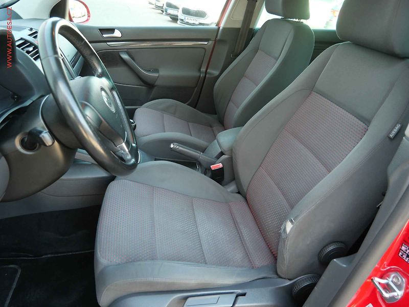 Volkswagen Golf (2008) 1.4TSi, GT - fotka 9 z 17