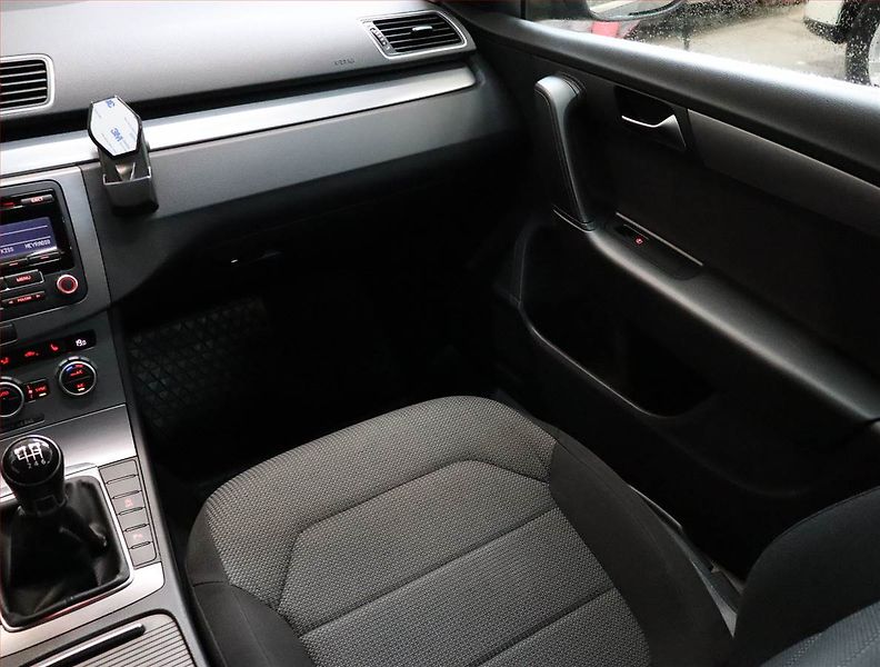 Volkswagen Passat (2013) Comfortline 2.0 TDI - fotka 8 z 20