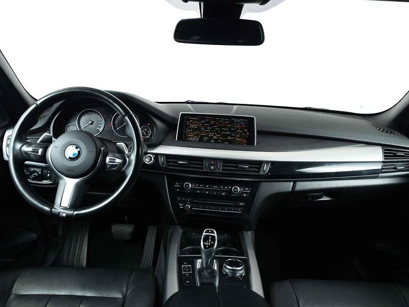 BMW X5 xDrive30d - fotka 12 z 23