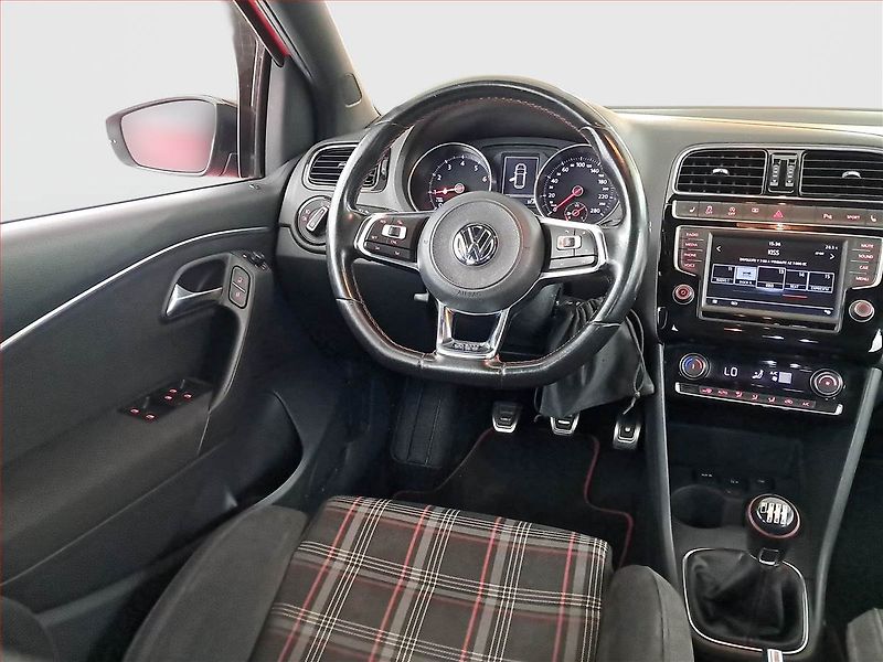 Volkswagen Polo (2016) 1.8 GTI, Serv.kniha, Tempomat - fotka 7 z 19