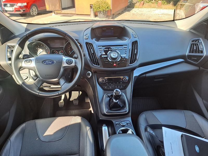 Ford Kuga (2015) 1.8 EB SERVISKA PĚKNÝ STAV - fotka 16 z 29