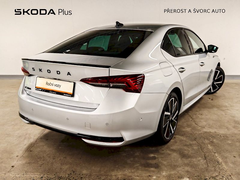 Škoda Octavia (2025) 1.5 TSI 110 kW Sportline - fotka 2 z 32