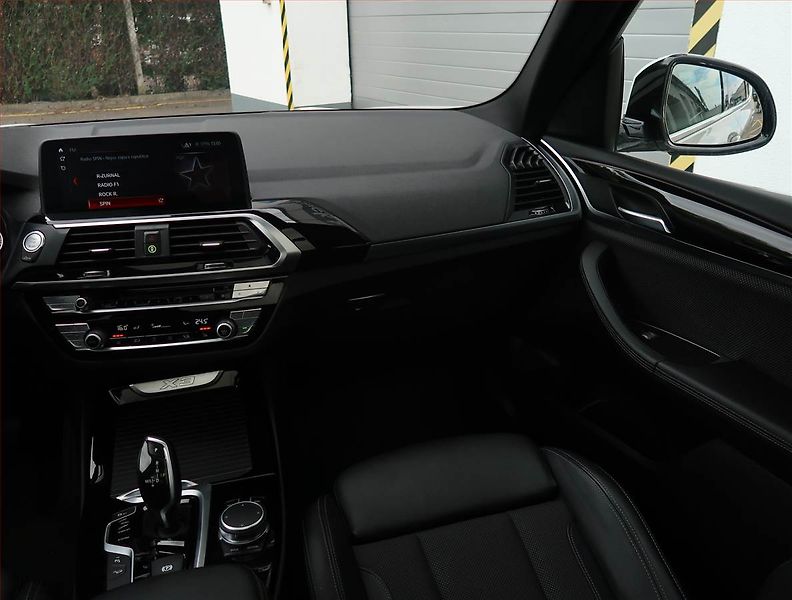 BMW X3 (2018) xDrive30d - fotka 8 z 25