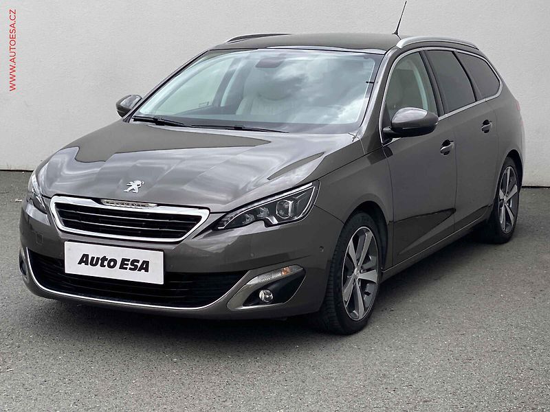 Peugeot 308 (2015) 1.2 PT, Allure, LED, panor - fotka 3 z 18