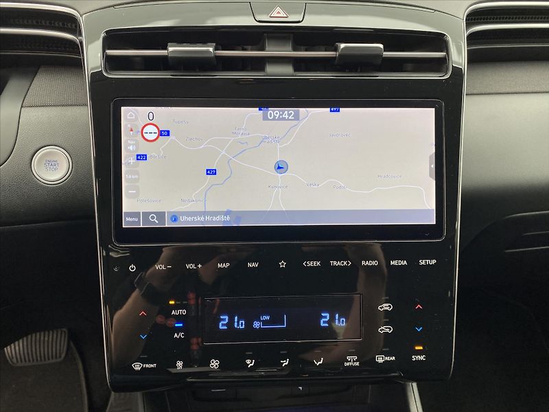 Hyundai Tucson 1,6 T-GDi MHEV 132kW 4x4 - fotka 16 z 28