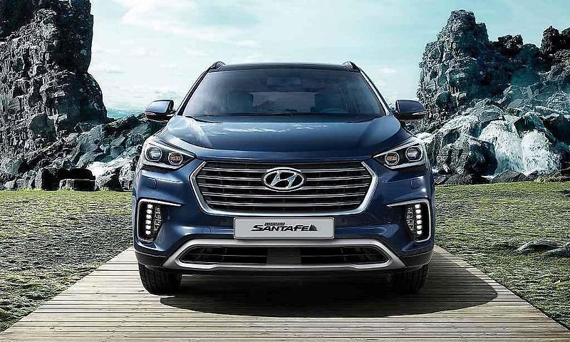 Hyundai Grand Santa Fe.