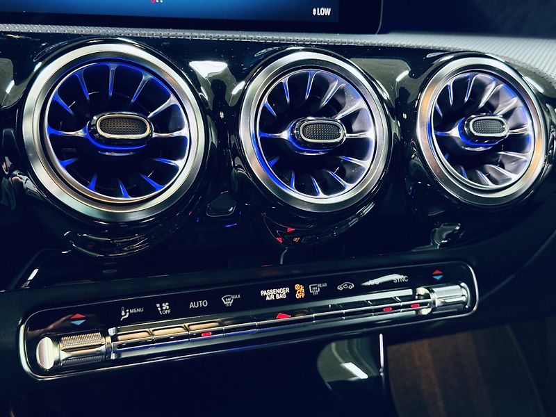 Mercedes-Benz CLA (2023) 180*AMG*KEYLESS*KAMERA*CZ - fotka 24 z 40