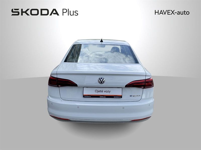 Volkswagen Bora (2019) E- 100 kW DSG - fotka 21 z 21