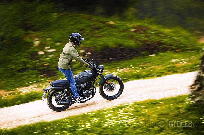 Keeway (2026) X-Light 125i CBS - fotka 18 z 21
