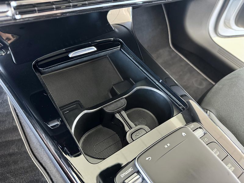 Mercedes-Benz CLA 250e AMG*160kW*Webasto*Panoram - fotka 25 z 40