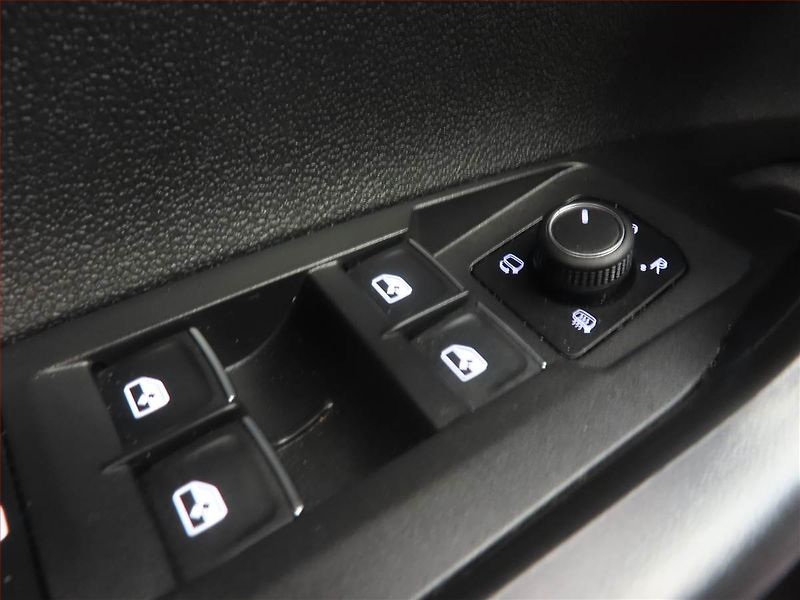 Volkswagen Taigo (2022) R-Line 1.5 TSI - fotka 14 z 14