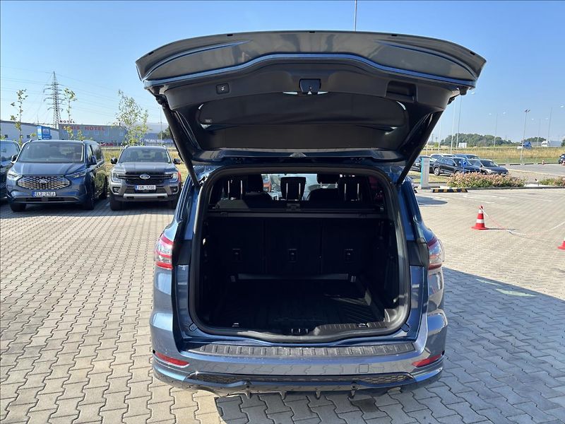 Ford S-MAX 2,5 HEV ST-Line 140kW - fotka 11 z 55