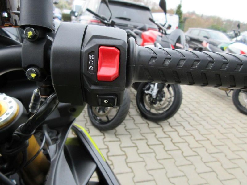 Aprilia (2026) Tuono 660 Factory e5+ - fotka 13 z 13