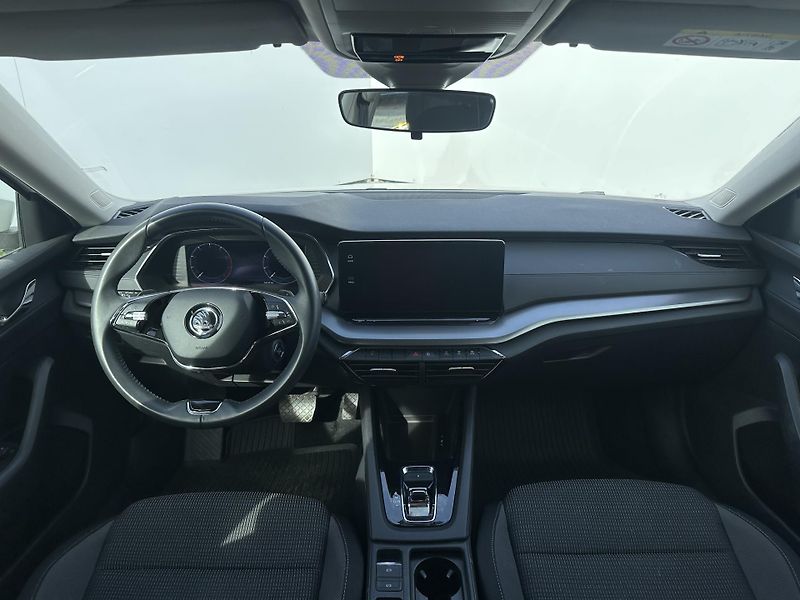 Škoda Octavia (2021) 1.5TSI, ser.knížka, ČR - fotka 20 z 26