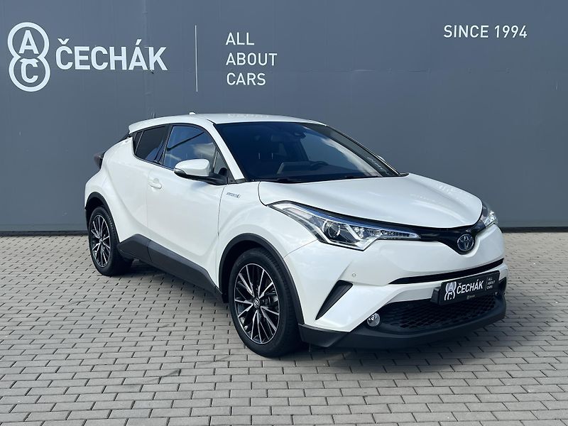 Toyota C-HR (2018) 1.8 VVT-i E-CVT - fotka 3 z 39