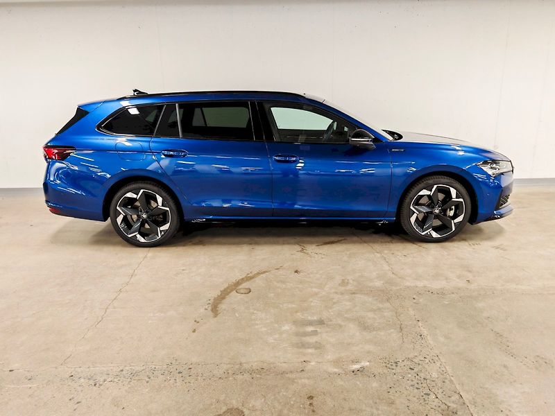 Škoda Superb (2025) Combi iV 1.5 TSI 150 kW DSG Sp - fotka 30 z 36