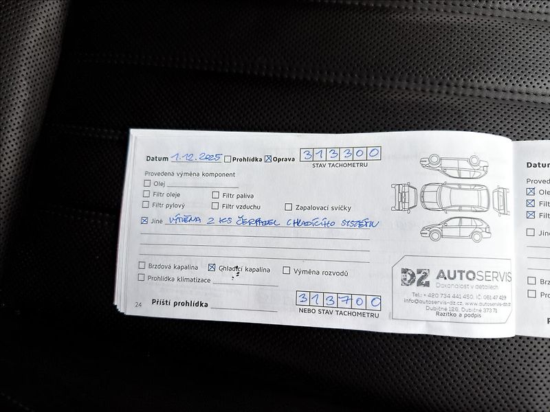 Škoda Superb 2,0 TDi Laurin & Klement - fotka 52 z 54