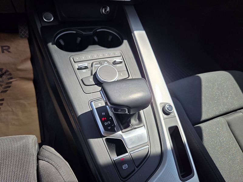 Audi A4 Avant 2.0 TDI DSG - fotka 25 z 37