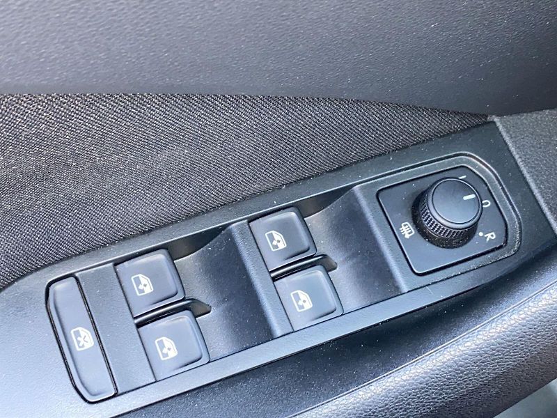 Škoda Kamiq (2023) 1.0 TSI Ambition - fotka 20 z 33