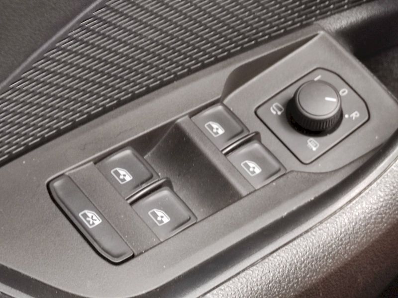 Škoda Octavia (2023) combi SportLine 2,0 tdi 110 Kw - fotka 25 z 38