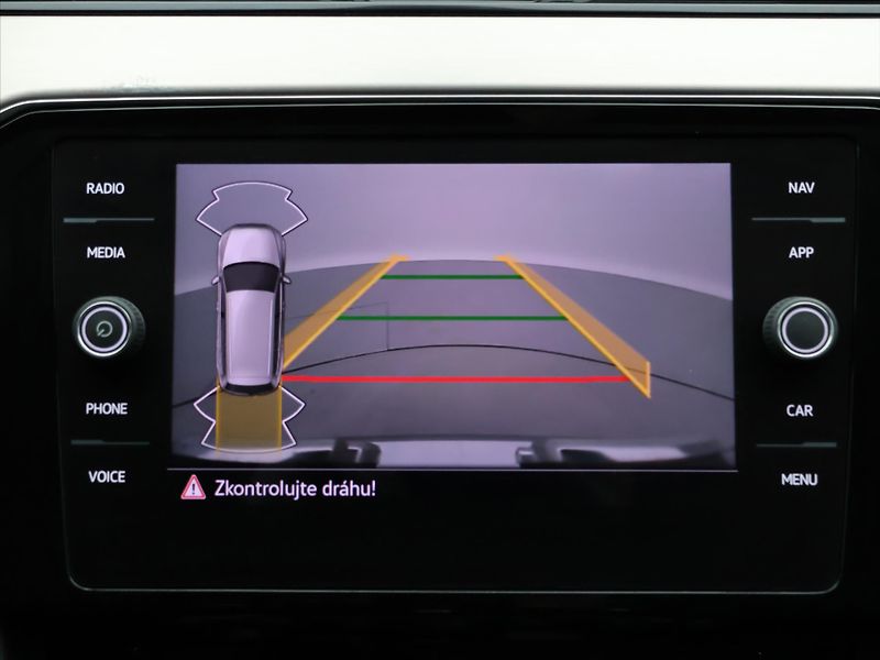 Volkswagen Passat 2,0 TDI 110kW DSG Elegance DPH - fotka 23 z 34