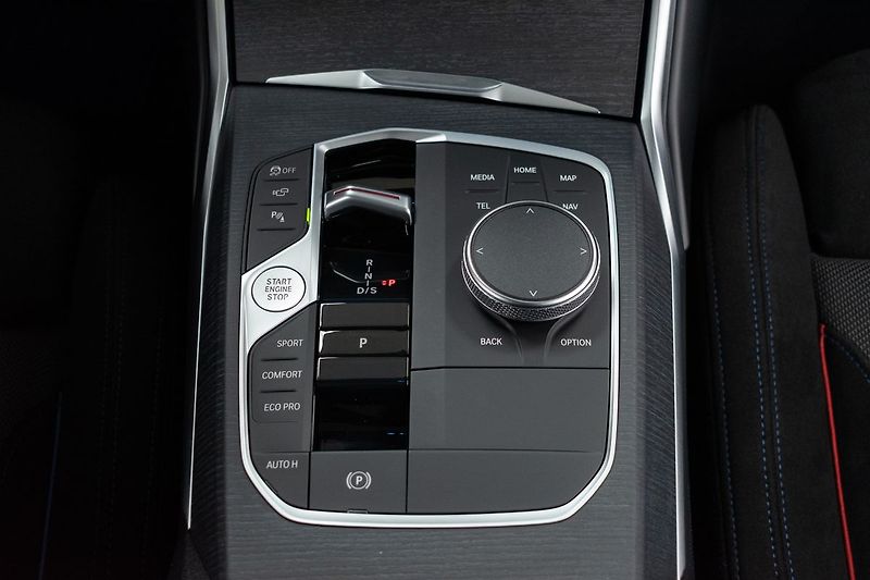 BMW Řada 3 320d xD ///M*TAŽNÉ*ZÁRUKA 2/28 - fotka 27 z 49