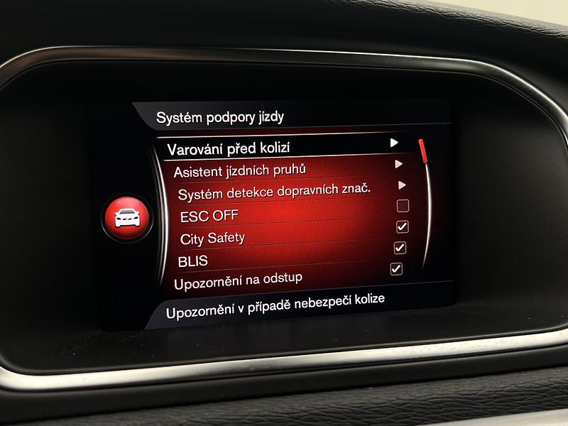 Volvo V40 CC D3 PLUS AUT - fotka 35 z 39