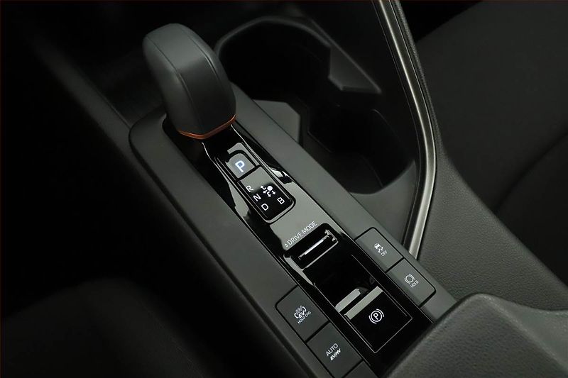 Toyota C-HR (2025) 2.0 Plug-in - fotka 10 z 21