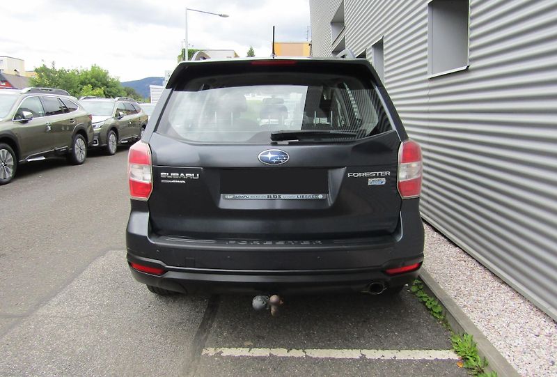 Subaru Forester (2014) 2,0D  6MT 1.maj.ČR plný servis - fotka 5 z 37