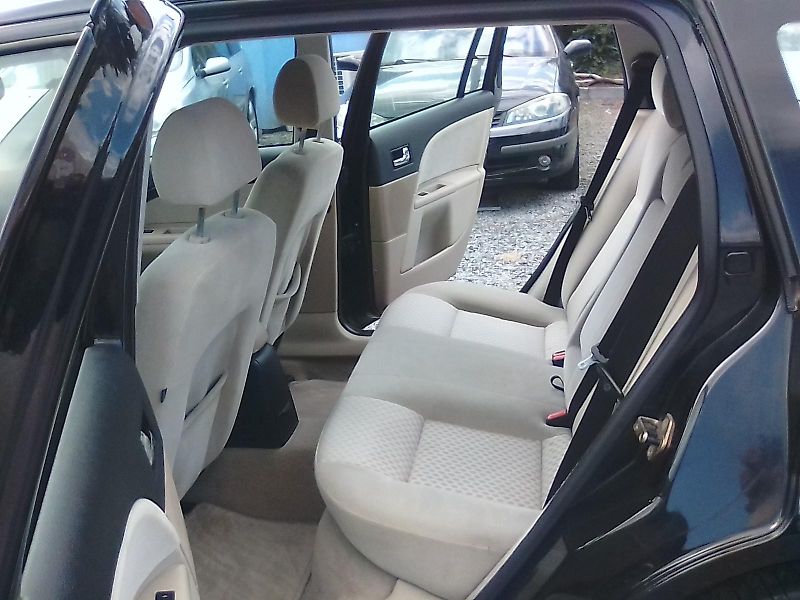 Ford Mondeo (2007) 1.8i 16V Ghia , závěs - fotka 27 z 35