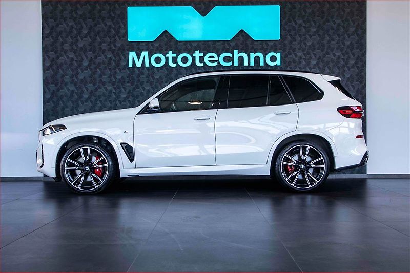 BMW X5 (2025) xDrive40i - fotka 3 z 23