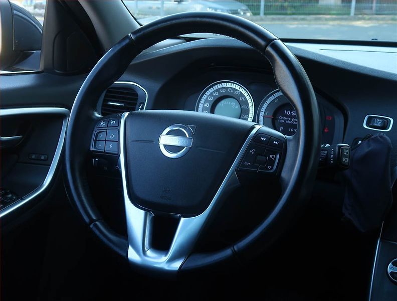 Volvo V60 (2011) D3 2.0, Automat, Navi - fotka 22 z 22