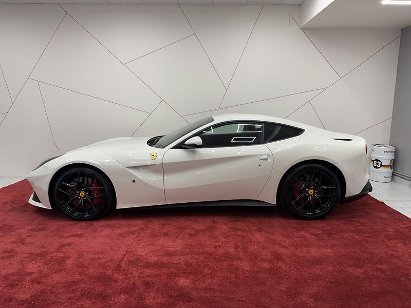 Ferrari F12 Berlinetta (2014) F12 LIFT*DISPALY*CAMERA*CARBON - fotka 2 z 12