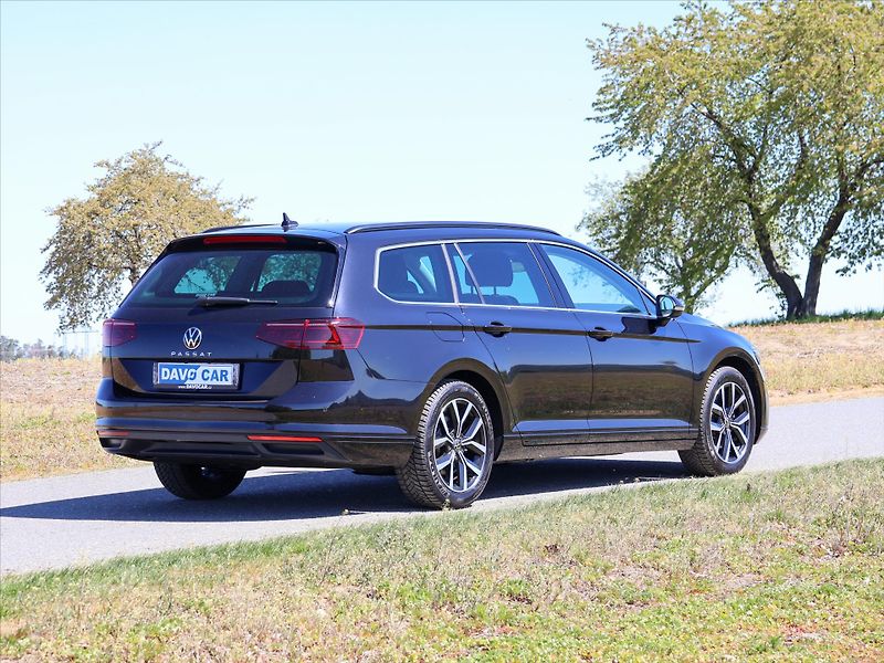 Volkswagen Passat 2,0 TDI DSG Matrix Virtual DPH - fotka 7 z 37