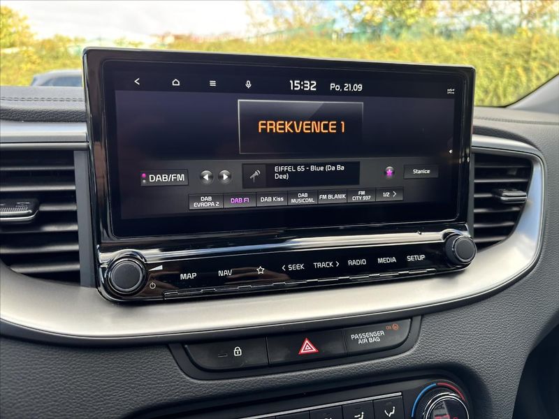 Kia Ceed 1,5 TGDi TOP ZÁRUKA KAMERA - fotka 23 z 40