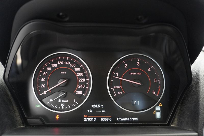 BMW Řada 1 2,0 M-SPORT XDRIVE AUT. - fotka 17 z 28